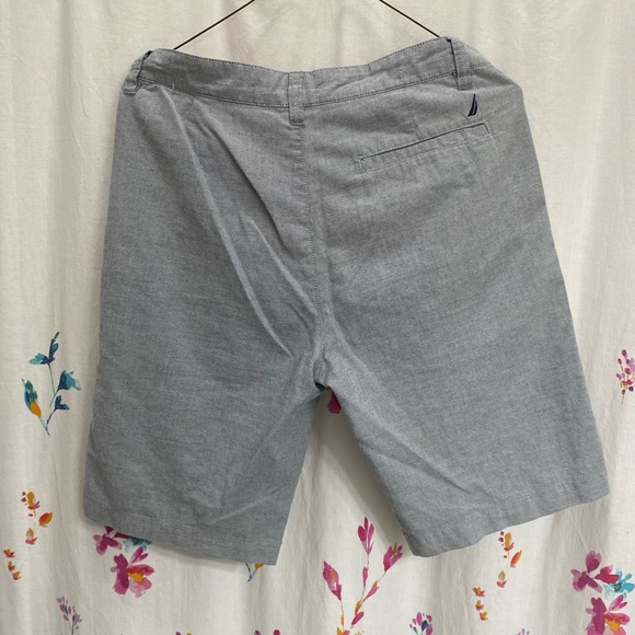 Mens Nautica gray khaki shorts with a salmon waist lining - Picture 2 of 4